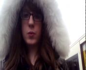 Транс дрочит в электричке